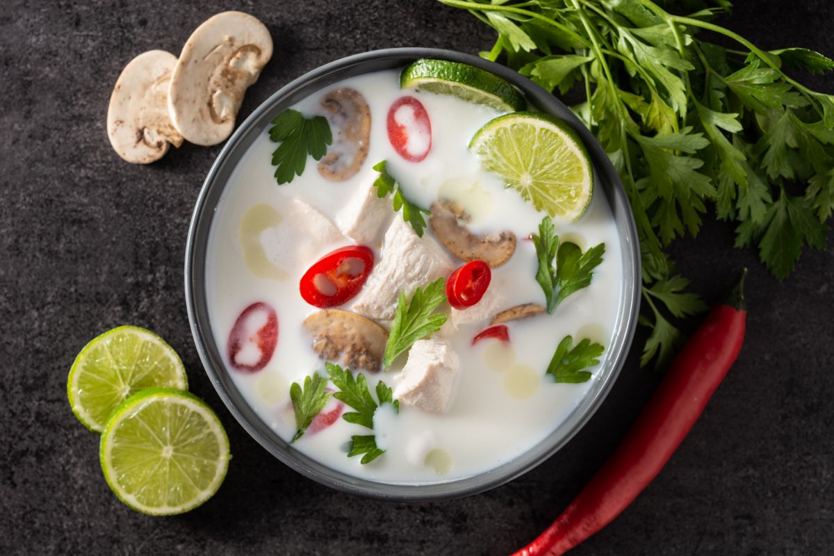 Tom Kha Soup – How To Make Authentic Thai Coconut Soup